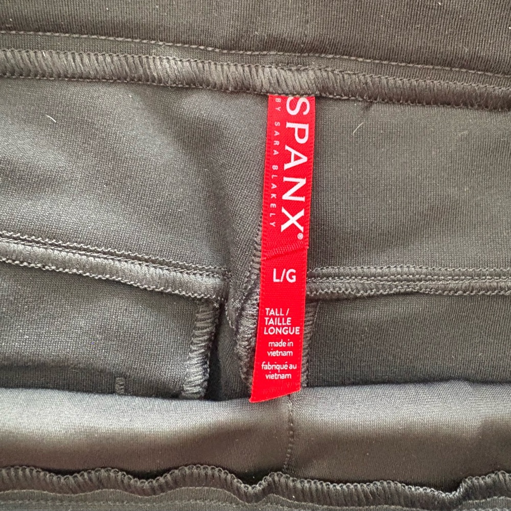 SPANX NWT Hi-rise flare in ponte classic black pants. Size large tall. - Picture 2 of 10